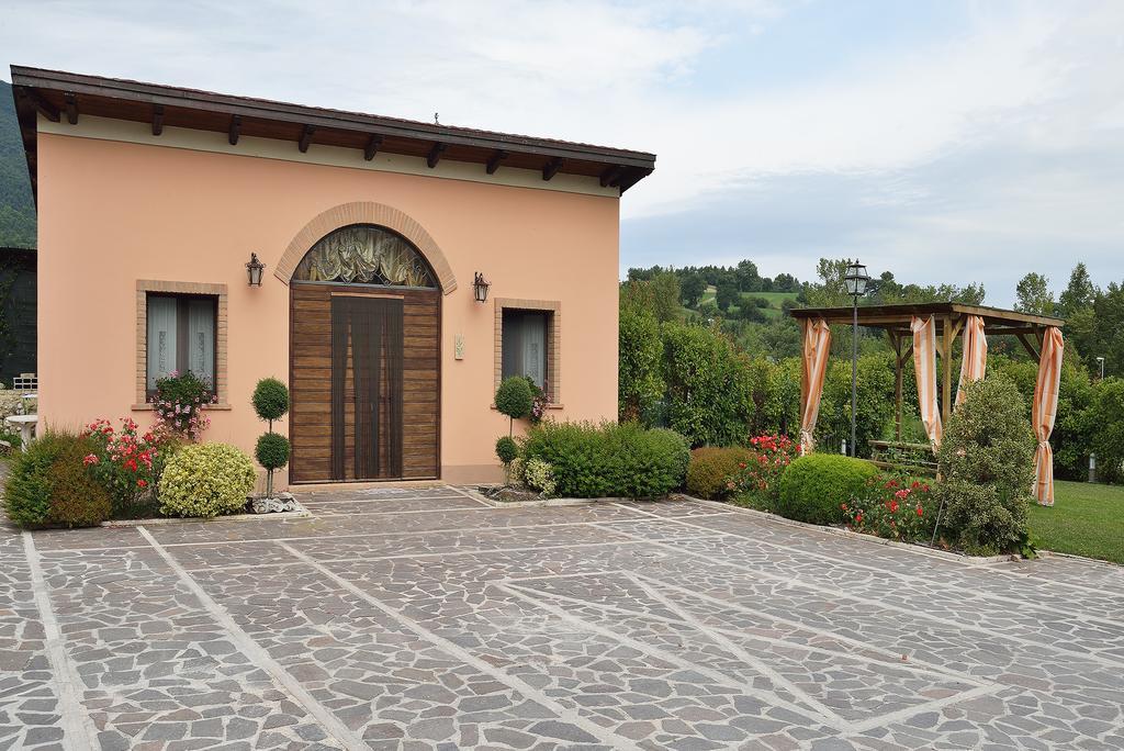 Agriturismo I Granai Crocemaroggia Kültér fotó