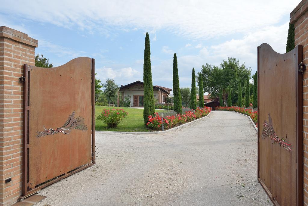 Agriturismo I Granai Crocemaroggia Kültér fotó