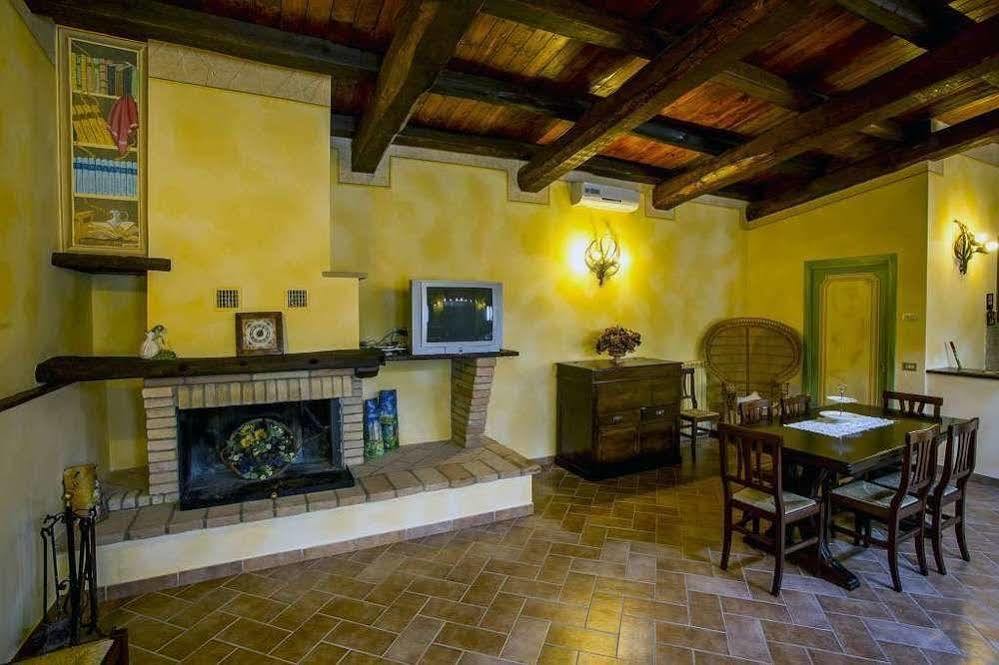 Agriturismo I Granai Crocemaroggia Kültér fotó
