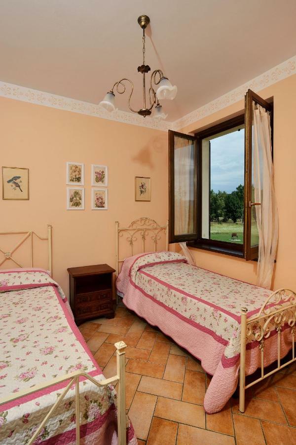 Agriturismo I Granai Crocemaroggia Kültér fotó